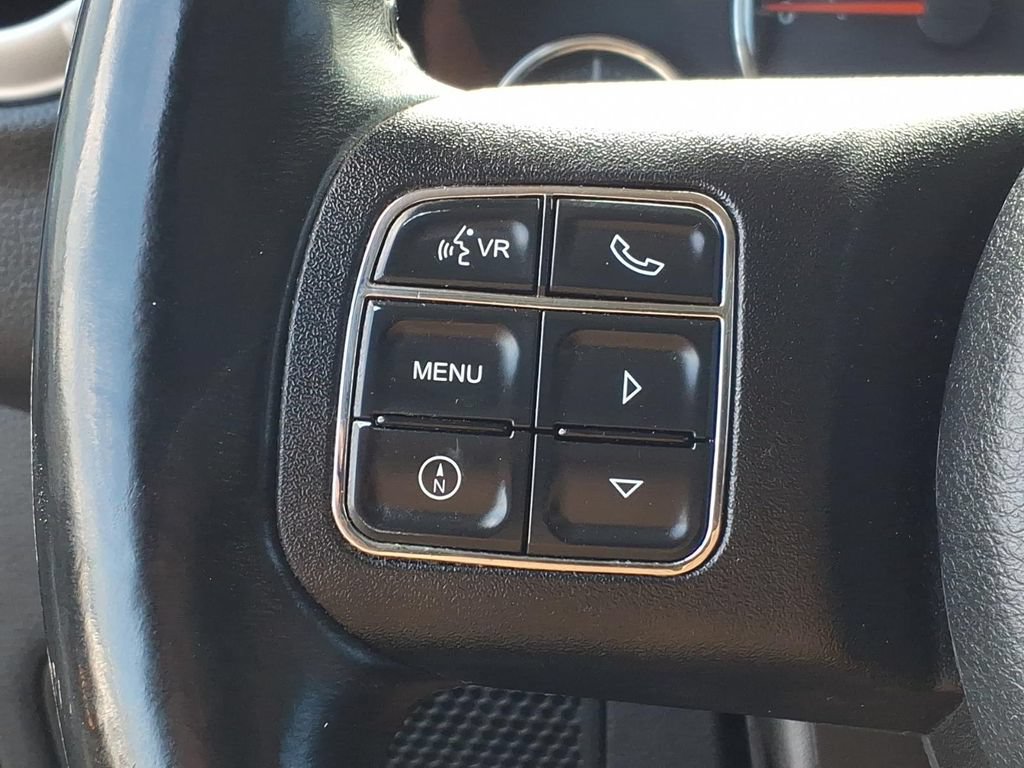 Used 2014 Jeep Wrangler Unlimited Sahara w/ Dual Top Group AWD/4WD image 11