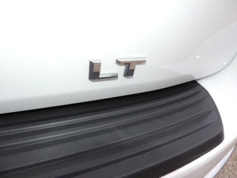 Certified 2022 Chevrolet Suburban LT w/ Luxury Package image 15