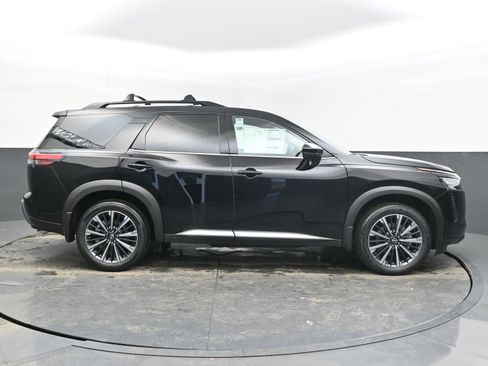 New 2026 Nissan Pathfinder Platinum w/ Cargo Package FWD image 8