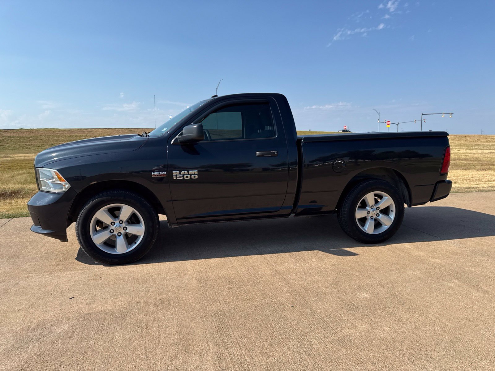 Used 2013 RAM 1500 Express RWD image 18