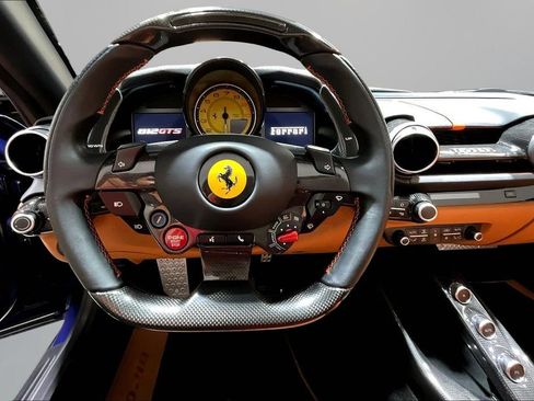 Used 2022 Ferrari 812 GTS RWD image 9