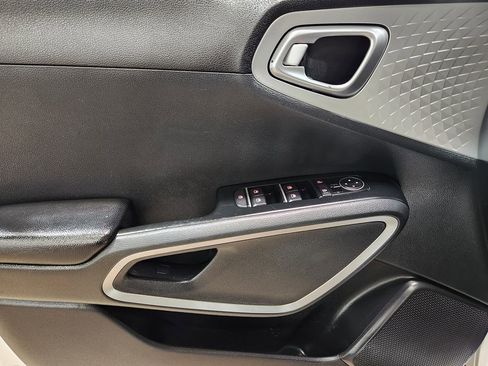 Used 2021 Kia Soul LX image 39