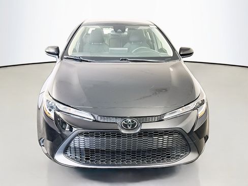 Used 2022 Toyota Corolla LE FWD image 2