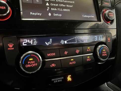 Used 2015 Nissan Rogue SL image 30