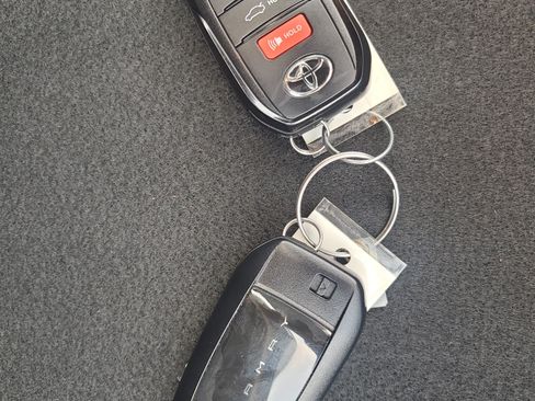 Used 2026 Toyota Camry XSE FWD image 30