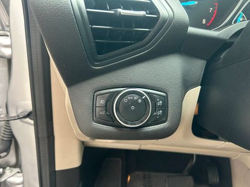Used 2017 Ford Escape SE AWD/4WD image 12