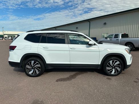 Used 2024 Volkswagen Atlas SE AWD/4WD image 36