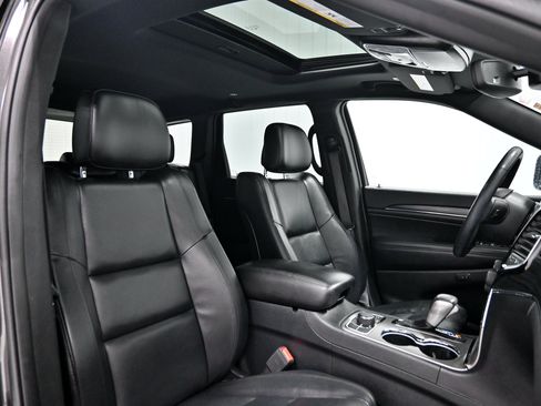 Used 2019 Jeep Grand Cherokee Limited AWD/4WD image 30