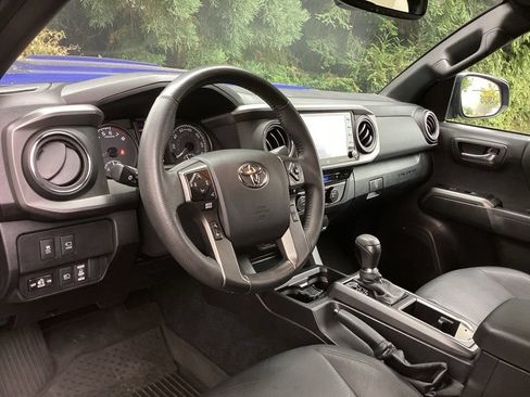 Certified 2023 Toyota Tacoma TRD Sport w/ TRD Premium Sport Package AWD/4WD image 10