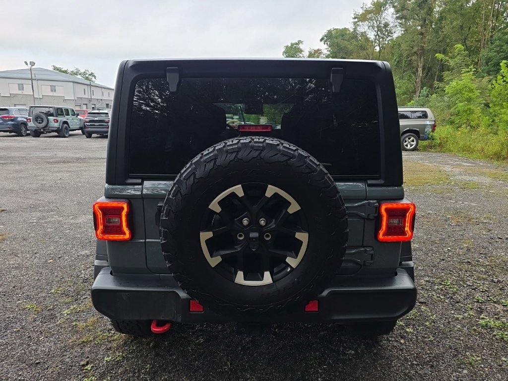 Used 2025 Jeep Wrangler Unlimited Rubicon AWD/4WD image 7