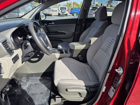 Used 2018 Kia Sportage LX image 13
