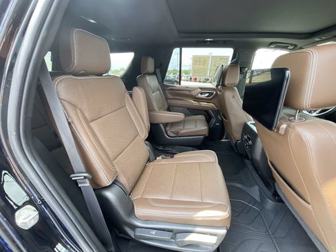 Certified 2021 Chevrolet Tahoe High Country w/ Premium Package AWD/4WD image 28