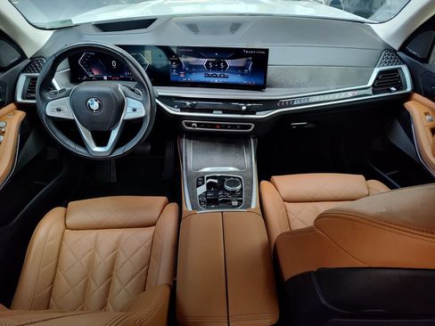 Used 2024 BMW X7 xDrive40i w/ Premium Package AWD/4WD image 32