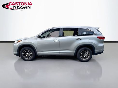 Used 2018 Toyota Highlander XLE FWD image 5