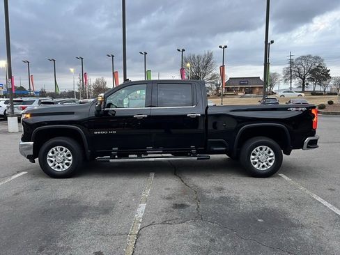 Used 2025 Chevrolet Silverado 2500 LTZ image 7