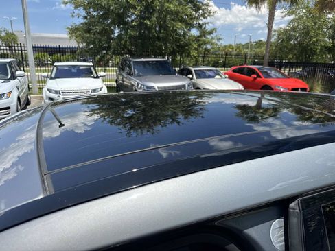 Certified 2026 Land Rover Range Rover Velar Dynamic SE AWD/4WD image 34