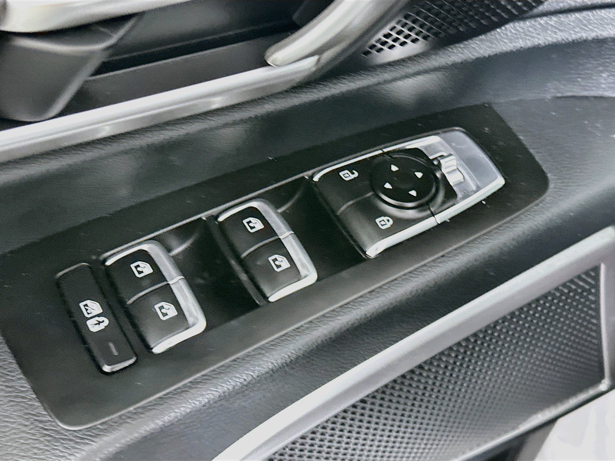 Used 2025 Kia Telluride LX FWD image 15