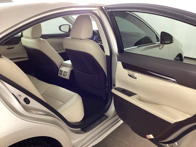 Used 2016 Lexus ES 350 w/ Premium Package w/Wood Trim FWD image 19
