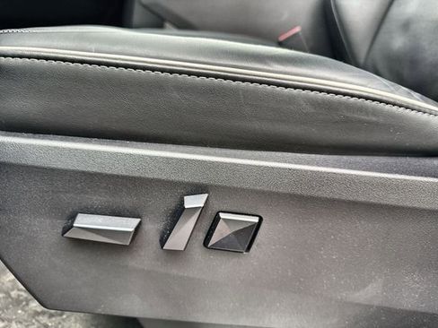 Used 2025 Tesla Cybertruck AWD Crew Cab image 11