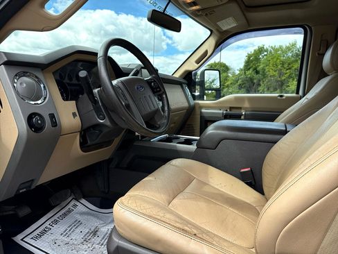 Used 2016 Ford F350 Lariat w/ Chrome Package image 14