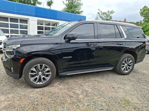 Used 2021 Chevrolet Tahoe LT w/ LT Signature Package AWD/4WD image 4