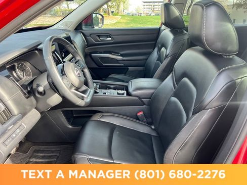 Used 2023 Nissan Pathfinder SL w/ SL Premium Package AWD/4WD image 9