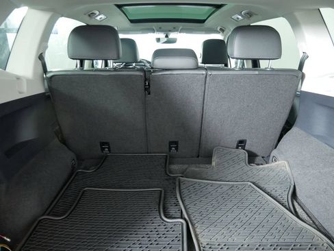 Used 2019 Volkswagen Tiguan SEL AWD/4WD image 17