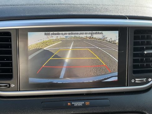 Used 2022 Kia Sportage LX image 20