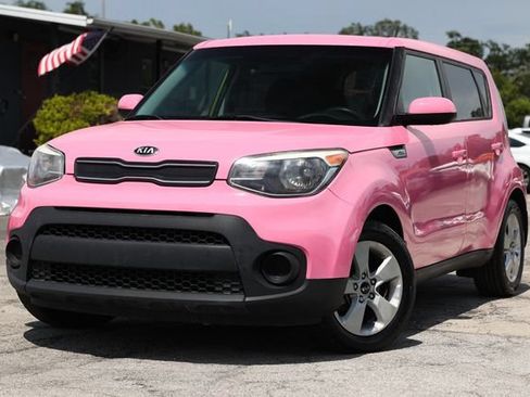 Used 2017 Kia Soul FWD image 1