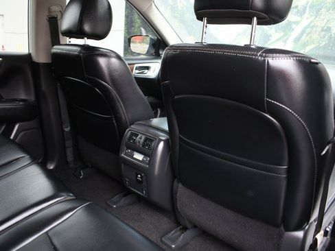 Used 2017 Nissan Pathfinder Platinum AWD/4WD image 28