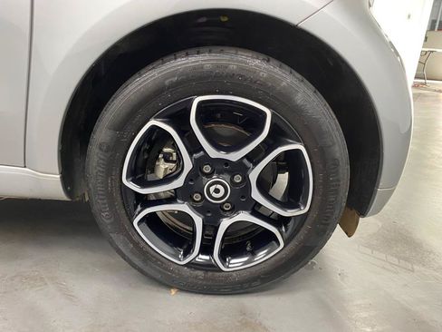 Used 2019 smart fortwo electric drive RWD image 16
