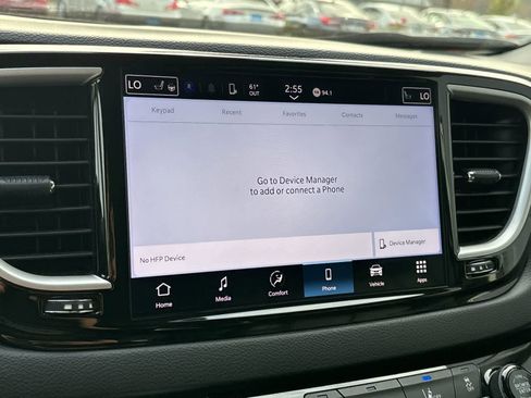 Certified 2024 Chrysler Pacifica Touring-L image 18