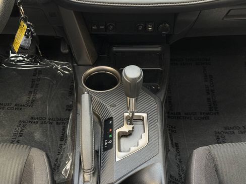 Used 2015 Toyota RAV4 XLE AWD/4WD image 27