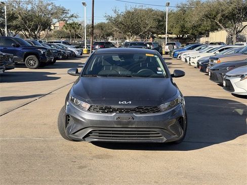 Used 2024 Kia Forte LXS w/ LXS Technology Package image 2