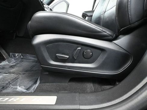 Used 2023 Ford Explorer Platinum w/ Technology Package image 21