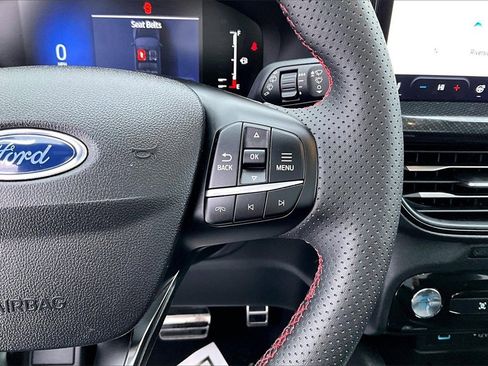 Certified 2023 Ford Escape ST-Line image 18