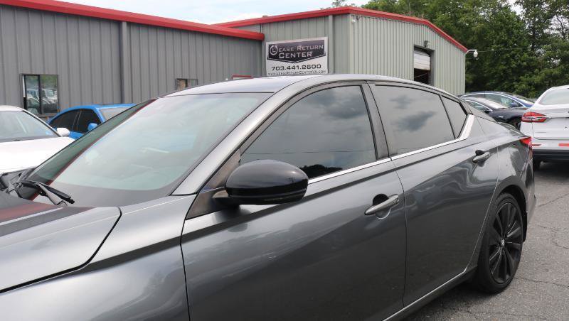 Used 2022 Nissan Altima 2.5 SR w/ Midnight Edition Package FWD image 4
