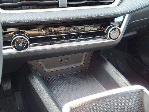 New 2026 Chevrolet Equinox LT w/ LPO, Floor Liner Package image 21