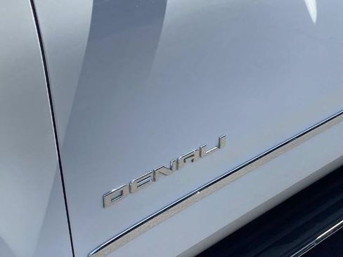 Used 2018 GMC Yukon XL Denali RWD image 28
