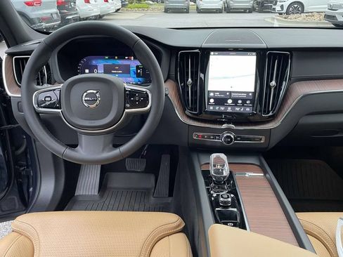 Used 2024 Volvo XC60 T8 Ultimate w/ Protection Package Premier AWD/4WD image 4