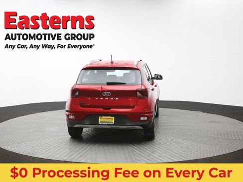 Used 2023 Hyundai Venue Limited FWD image 39