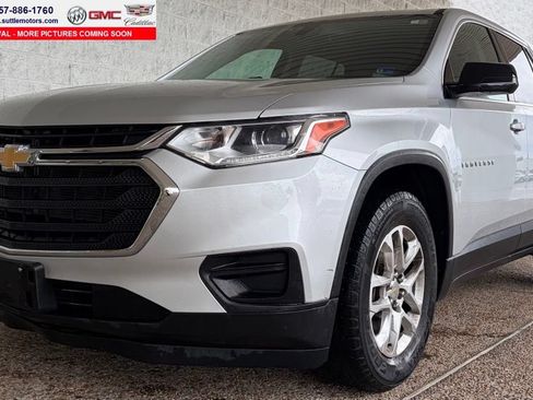 Used 2020 Chevrolet Traverse LS FWD image 1