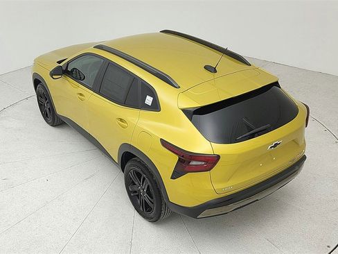 New 2025 Chevrolet Trax RS w/ Driver Confidence Package image 13