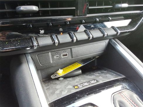 Certified 2024 Chevrolet Colorado Z71 w/ Z71 Convenience Package 2 image 32