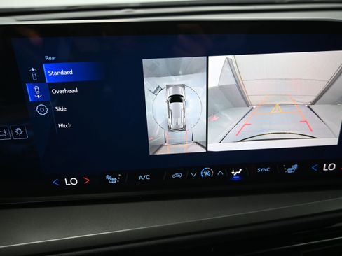 New 2026 Chevrolet Traverse LT w/ Driver Confidence Package FWD image 17
