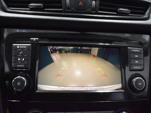 Used 2020 Nissan Rogue S image 23