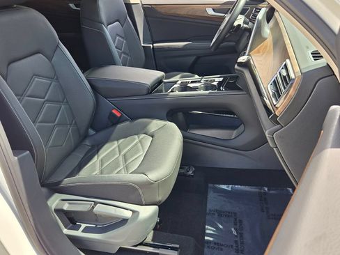 Certified 2026 Volkswagen Atlas SE w/ Panoramic Sunroof Package FWD image 17