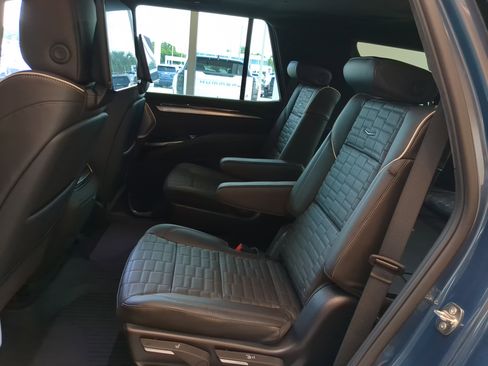 New 2025 Cadillac Escalade Sport Platinum w/ LPO, ONYX Package image 18