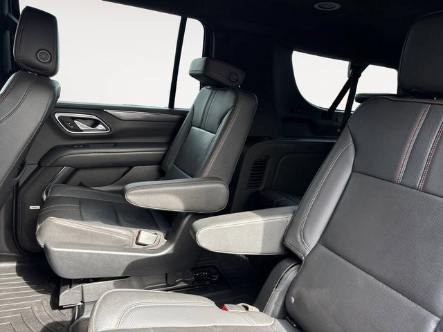 Used 2022 Chevrolet Suburban RST w/ Luxury Package AWD/4WD image 13