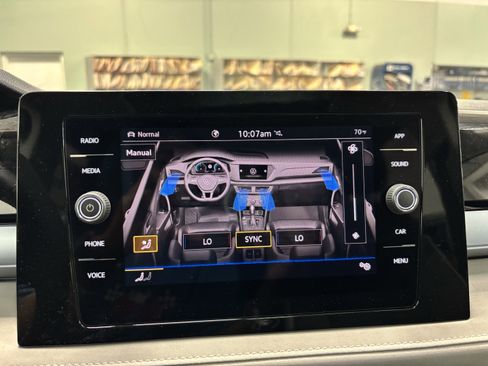 New 2025 Volkswagen Taos SE image 19